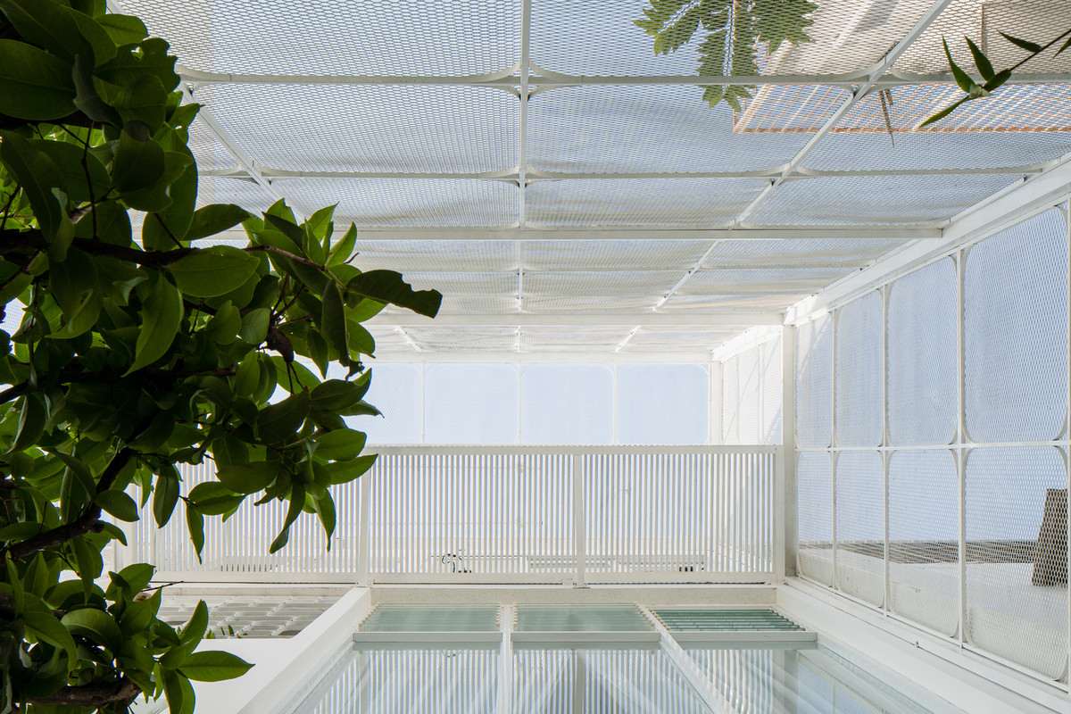 Đề bài ban đầu như một câu nói vui: “Yêu thích màu trắng và những đường cong”, nhưng đó lại là một đề bài thú vị và mang lại nhiều cảm hứng cho nhóm thiết kế.