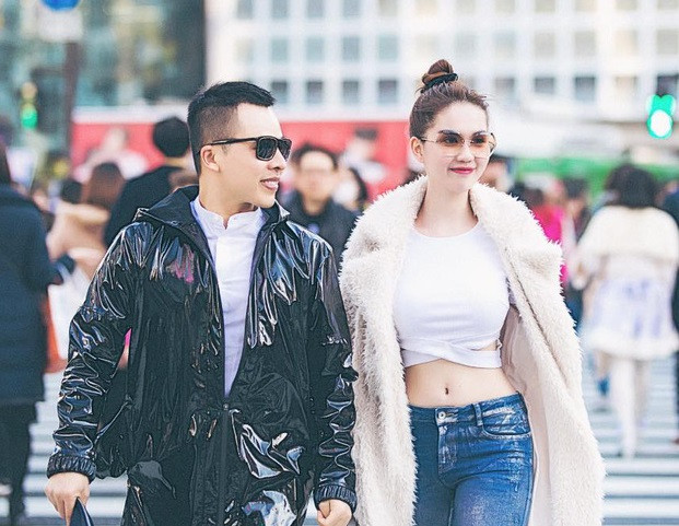 Vũ Khắc Tiệp (quê Nam Định) nổi tiếng với biệt danh "Ông bầu của Ngọc Trinh” và lối sống sang chảnh, thường xuyên "chi đậm" cho sở thích mua hàng hiệu, đi du lịch xa xỉ. Ảnh: Người đưa tin.