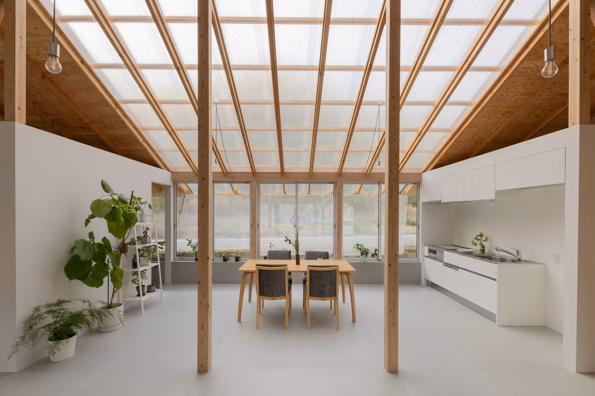 Hai cột lớn góp phần tăng cảm giác an toàn cho không gian rộng rãi.