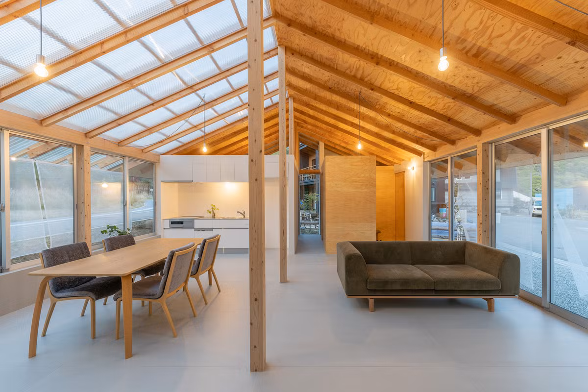 Đáng chú ý, là nhà cấp 4 nhưng House in Minoshinmachi lại mang dáng dấp của một công trình hiện đại.