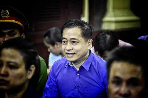 Vu “nhom” viet gi trong 10 trang giay tai toa?