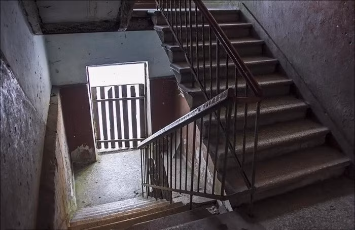 Không gian vắng lặng, âm u khiến nhiều người cảm thấy ớn lạnh khi đến thành phố Akarmara.