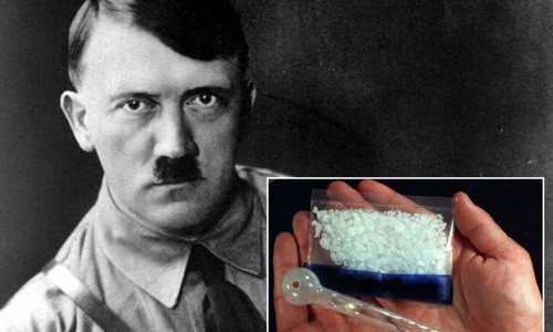 Theo một báo cáo điều tra của tình báo Mỹ, trùm phát xít Đức Quốc xã Adolf Hitler nghiện ma túy nặng và thường xuyên sử dụng metaphetamine ở dạng tinh thể.