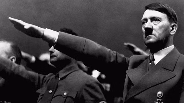 Ít ai có thể ngờ được rằng, Hitler rất "sợ" nha sĩ và không muốn các nha sĩ kiểm tra vấn đề răng miệng cho mình.