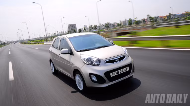 Thêm vào đó, Trường Hải cũng tung ra chế độ bảo hành, hậu mãi tốt khiến mẫu xe này trở thành dòng xe bán chạy nhất thị trường Việt Nam (thấp hơn giá xe Hyundai Grand i10 tới 35 triệu đồng). Điều này khiến cho Trường Hải vươn lên vị trí dẫn đầu trong cuộc đua giành thị phần trong phân khúc xe nhỏ, giá rẻ hấp dẫn người tiêu dùng.