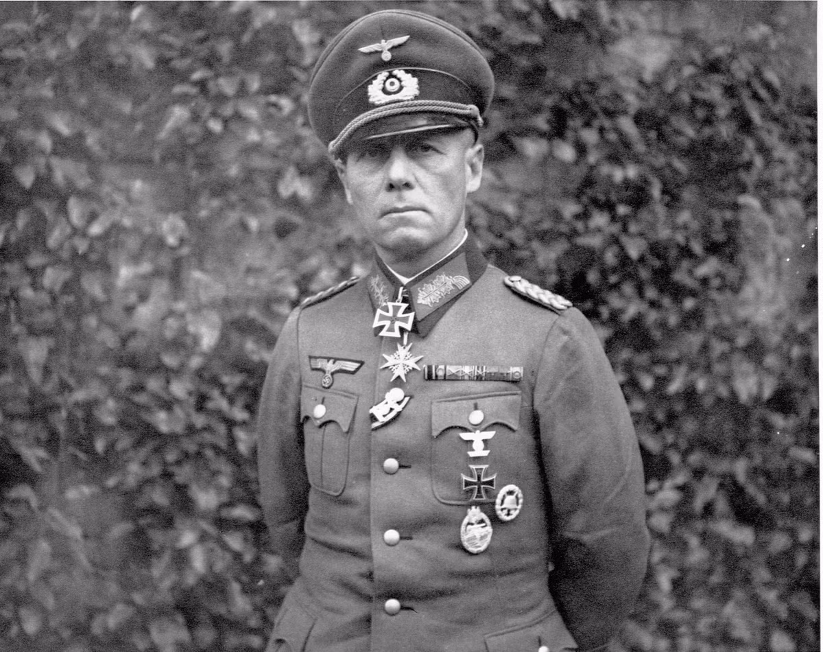 Chính vì vậy, Hitler đã tin tưởng, giao cho Thống chế Rommel nhiệm vụ bảo vệ châu Âu khỏi các cuộc tấn công của quân đồng minh ở thời điểm Chiến tranh thế giới 2 gần đi đến hồi kết.