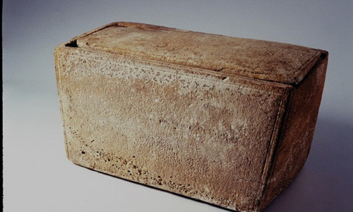 Phat hien gay tranh cai ngoi mo cua gia dinh chua Jesus