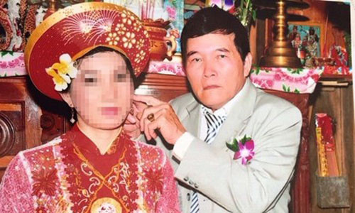 Cu ong U70 gia danh cong an, lua tinh gai tre