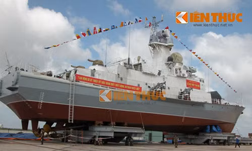 Hai quan Viet Nam sap nhan 2 tau ten lua 379, 380