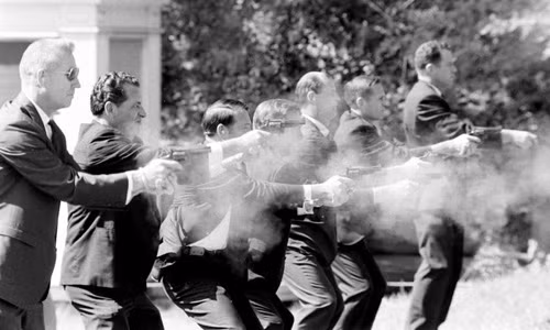 Các nhân viên mật vụ Mỹ phải trải qua cuộc kiểm tra định kỳ hàng tháng.