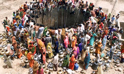 Vấn đề thiếu nước sinh hoạt chủ yếu diễn ra ở Trung Đông và Bắc Phi. Bên cạnh việc thiếu nước uống, thế giới còn phải đối mặt với việc thiếu nước sản xuất.