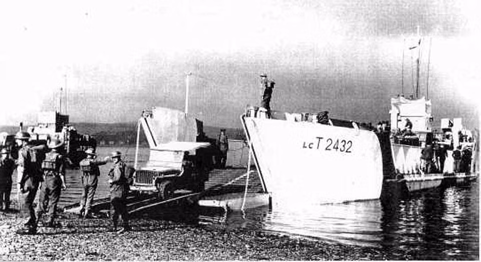 Quân đồng minh đã thực hiện huấn luyện một tuần ở lâu đài trên, trong đó có việc bơi lội và các bài tập khác ở các sườn đồi gần đó.