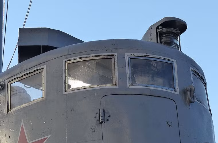 Thủy thủ đoàn vận hành tàu ngầm khoảng 50 người. Nguồn ảnh: Wikipedia