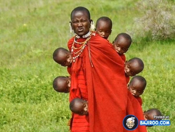 Không chỉ là một nách hai con nữa.