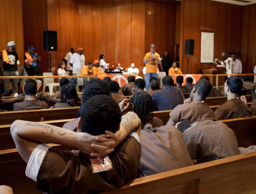 Bên trong Rikers Island, một trong những nhà tù lớn nhất thế giới.