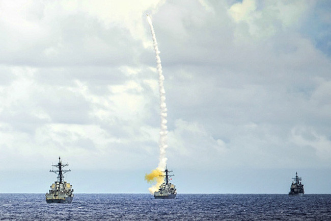 Sau khi phóng, hệ thống này sẽ thực hiện toàn bộ quá trình kiểm soát, điều khiển tên lửa đồng thời căn cứ vào yêu cầu tác chiến, tiến hành chỉ thị tên lửa tấn công mục tiêu đã được xác định.