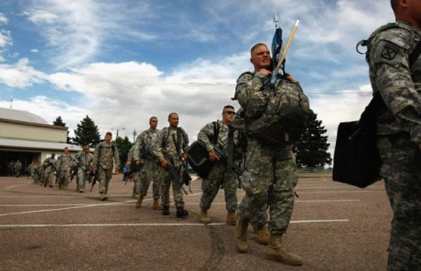 Ngày 7/8, các nhà chức trách Mỹ và Thổ Nhĩ Kỳ nhất trí lập một vùng đệm giữa biên giới Thổ Nhĩ Kỳ và các khu vực ở Syria nằm trong tay YPG, tổ chức bị Ankara coi là mối đe dọa khủng bố. Nhưng ngày 6/10, Washington thông báo các lực lượng Mỹ rút khỏi các khu vực biên giới để dọn đường cho một chiến dịch đã được Thổ Nhĩ Kỳ "được hoạch định từ lâu".