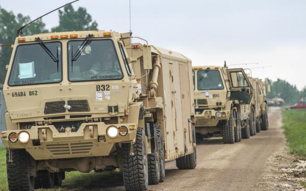 Ngoài ra hệ thống THAAD còn giúp giảm thiểu quy mô triển khai phòng thủ tên lửa trên bộ. Vấn đề bất cập về tầm bắn ngắn, năng lực bao phủ hẹp của hệ thống THAAD nguyên mẫu đã bộc lộ khi triển khai hệ thống này tại Hàn Quốc. Khu vực triển khai THAAD được xác định tại Seongju cách Seoul 270km, trong khi cự ly phòng ngự của THAAD chỉ có 200km, không thể bao trùm tới Seoul, chỉ có thể bảo vệ được căn cứ quân sự của Mỹ - Hàn Quốc một cách hạn chế...