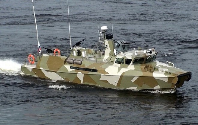 Raptor được biên chế tổ lái 2 người, có khả năng chuyên chở trên 20 lính đặc nhiệm thực hành đổ bộ đánh chiếm mục tiêu, ngăn chặn và tấn công các mục tiêu nhỏ, cứu hộ cứu nạn... trong phạm vi hoạt động tối đa 180 km.