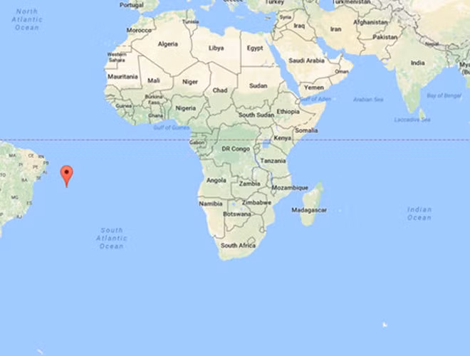 Nhiều vụ rơi máy bay đã xảy ra ở khu vực này, trong đó nổi tiếng nhất là chuyến bay 447 của Pháp chở 228 người đã rơi xuống và thiệt mạng. Nơi đây được mệnh danh là "tam giác quỷ Bermuda trên không".