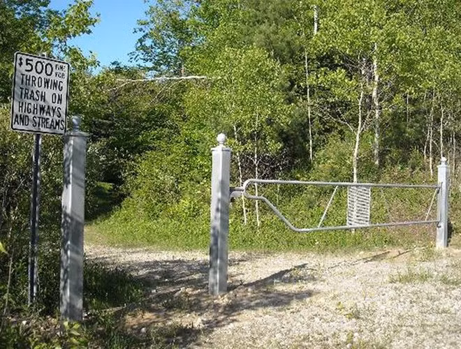 Tam giác Bennington là một vùng thuộc phía Tây Nam Vermont (Đông Bắc nước Mỹ) bao quanh là núi Glastenbury.