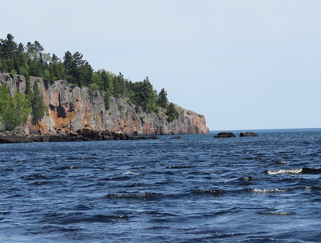 Hồ Superior là hồ sâu nhất trong Ngũ Đại Hồ (Great Lakes) gồm 5 hồ nước lớn ở Bắc Mỹ, trải dài từ phía Bắc nước Mỹ tới phía Nam Canada. Nơi này cũng từng gắn với một số vụ mất tích bí ẩn trong nhiều năm qua.