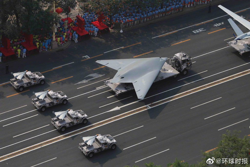 Máy bay tàng hình không người lái GJ-1. Theo một số nguồn tin, nó được thiết kế để hoạt động trên tàu sân bay tương lai của Trung Quốc. GJ-1 được cho là có 2 khoang bom ở trong thân. Ảnh: Twitter/Dafeng Cao.