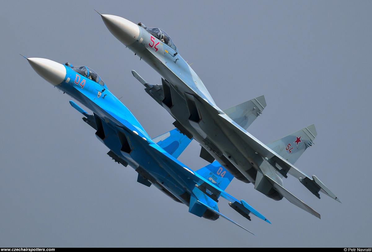 Ngoài ra có lẽ cũng cần chú ý tới giả thiết rằng Mỹ cố tình "dìm hàng" chiếc Su-57 của Nga để nó không được sản xuất nhiều, tương tự như những gì Moskva đã làm với F-35 của Mỹ.