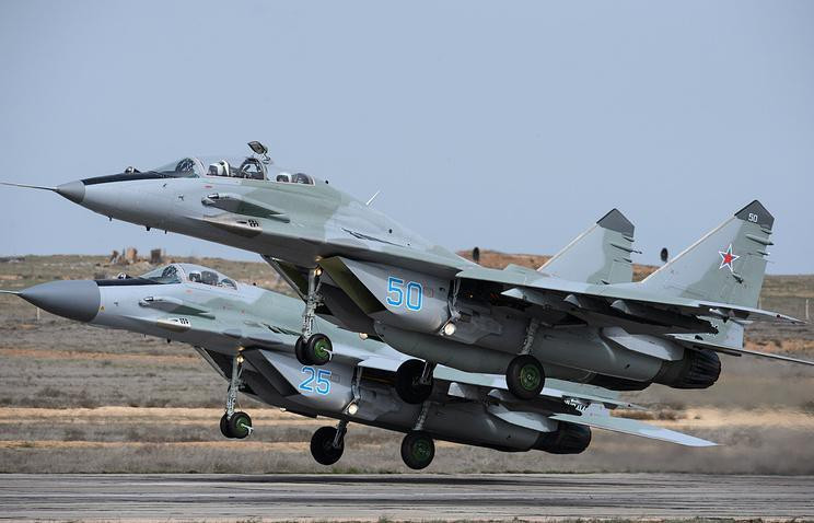 Trong số những tiêm kích Nga bị Mỹ liệt vào danh sách tồi tệ hơn cả MiG-29 và Su-27 thì cái tên được nhắc đến nhiều nhất chính là chiến đấu cơ tàng hình thế hệ 5 Su-57.