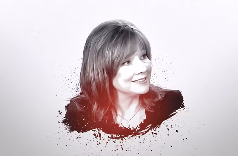  2. Mary Barra – CEO General Motors (GM) (Vị trí năm 2014:3): Rất ít lãnh đạo bắt đầu thử thách trước một núi những rắc rối, nhưng đó là điều mà bà Barra đã làm. Bà đảm nhiệm vai trò CEO GM thay cho Dainel Akerson vào tháng 1, bắt đầu đợt thu hồi hàng triệu xe vào tháng 2.