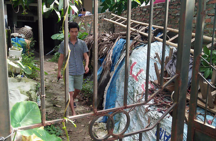 Được biết, ngay sau khi xảy ra sự việc lãnh đạo UBND huyện Chương Mỹ và lãnh đạo UBND xã Thủy Xuân Tiên đã vận động các hộ dân sơ tán người và tài sản đến nơi an toàn.