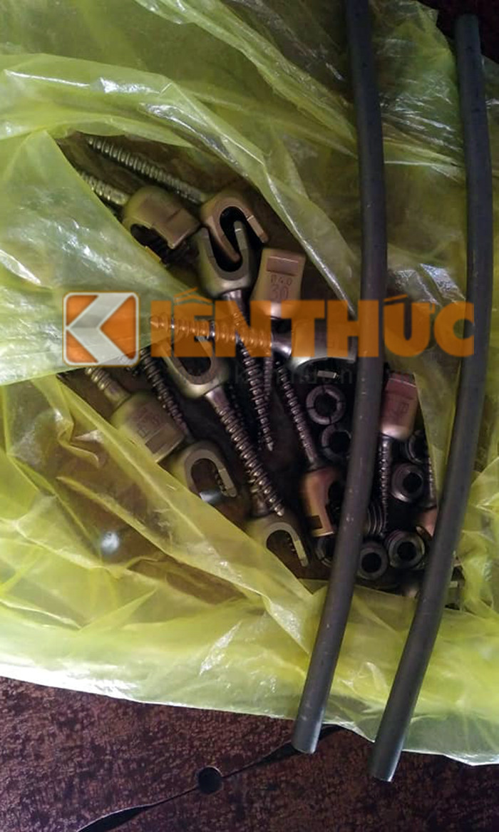 Roi nuoc mat uoc mo thieu nu liet chan sau mo u tuy-Hinh-2