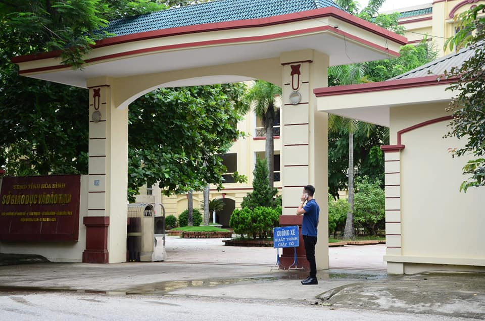 Bat thuong diem thi o Hoa Binh: 2 can bo lien quan con lai la ai?-Hinh-2