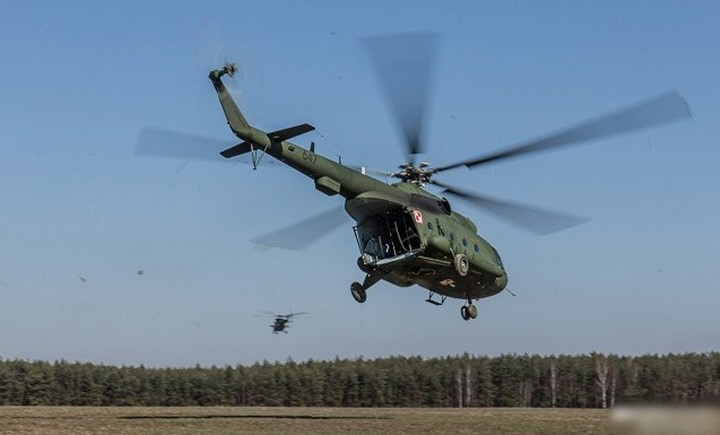 Sau cuộc chiến Chechnya, máy bay Mi-8 còn được trang bị thêm kính nhìn đêm và hệ thống đo cự ly bằng laser. Ảnh: Aviationist.