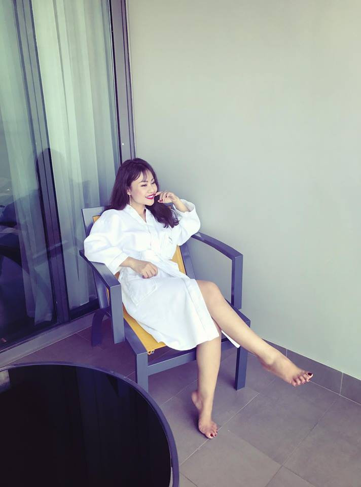 Dù gác lại đam mê âm nhạc và từ bỏ hào quang của showbiz nhưng Kim Xuyến từng thổ lộ, chị chưa một lần hối tiếc mà trái lại thấy vui vì quyết định của mình. Ở lĩnh vực mới, chị cũng gặt hái được nhiều thành công.