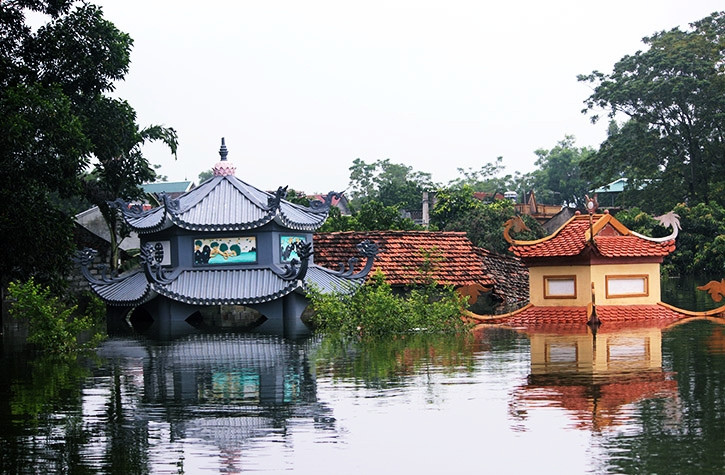 Trước tình hình mưa lũ ở Chương Mỹ diễn biến phức tạp, chính quyền huyện Chương Mỹ đã có công văn hỏa tốc gửi UBND huyện, Ban Chỉ huy phòng, chống thiên tai và cứu nạn huyện, Ủy ban MTTQ các cơ quan, ban, ngành, đoàn thể huyện, Đảng ủy, UBND các xã, thị trấn… về việc tập trung ứng phó ngập lụt.