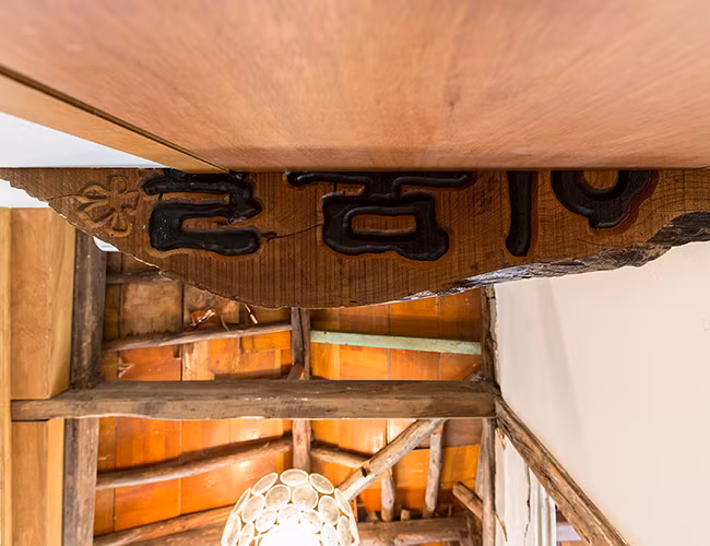 Hanok hạn chế không gian kín; thay vào đó, nó luôn luôn mở cửa.