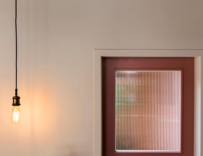 Căn nhà 100 năm tuổi giờ trở thành điểm đến cho những người yêu thích uống trà và trân trọng vẻ đẹp lịch sử.