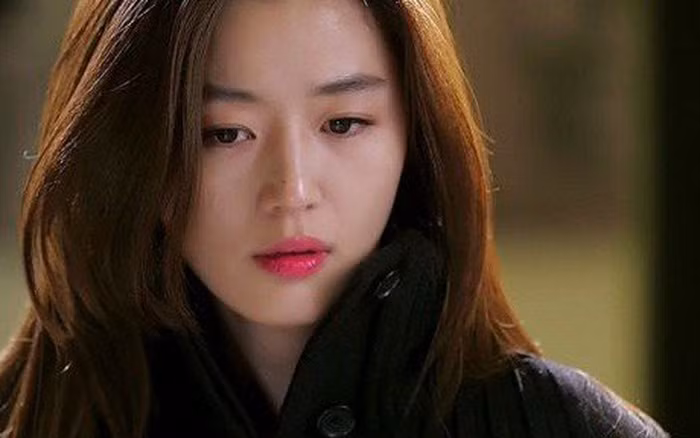 Thấy mặt chồng sắp cưới của chị gái, tôi bưng mặt khóc nức nở Thay mat chong sap cuoi cua chi gai, toi bung mat khoc nuc no