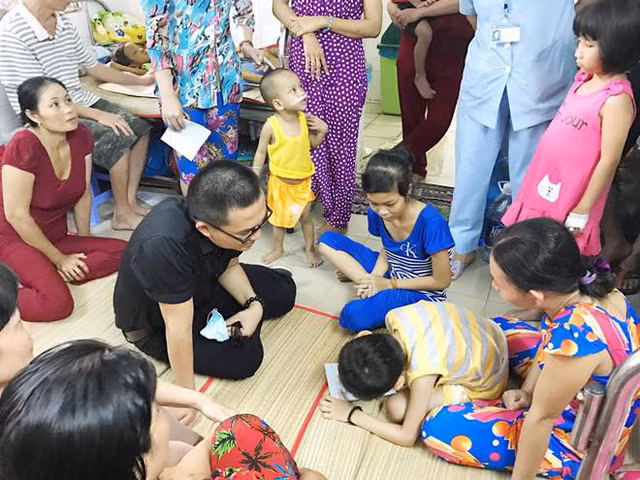 Tấm lòng tốt của nam MC đã làm không ít fan hâm mộ thêm ngưỡng mộ và yêu quý.