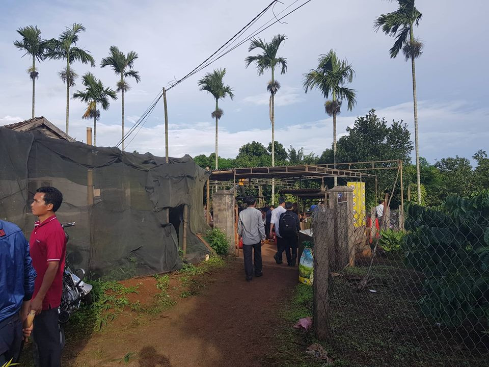 Đắk Lắk: Cán bộ tư pháp nhắn tin cho vợ rồi treo cổ tự tử trong vườn Dak Lak: Can bo tu phap nhan tin cho vo roi treo co tu tu trong vuon