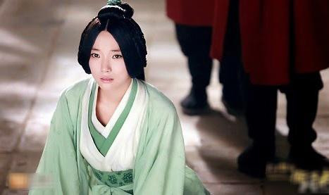 Hán Vũ Đế đã nhớ ra nàng ca kỹ xinh đẹp năm nào khi trông thấy nàng với đôi mắt đỏ hoe vì khóc. (Ảnh minh họa)