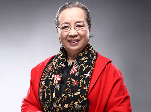 Ngoài đời, bà là người phụ nữ hiền lành lương thiện.