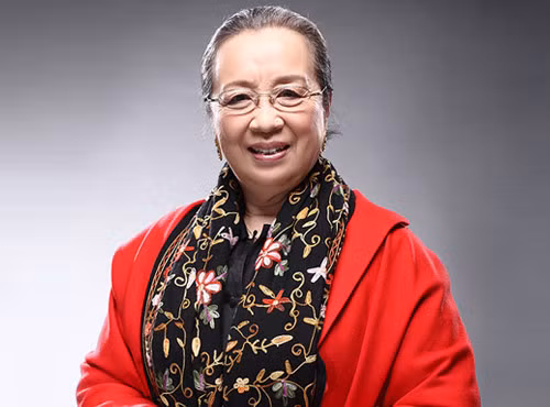 Ngoài đời, bà là người phụ nữ hiền lành lương thiện.