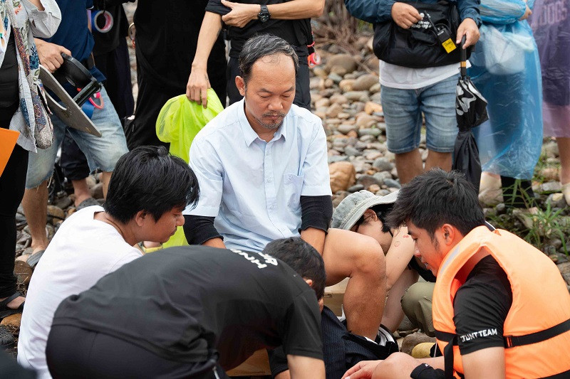 Ly Hai tiet lo hau truong canh quay sinh tu trong “Lat mat 8”-Hinh-5