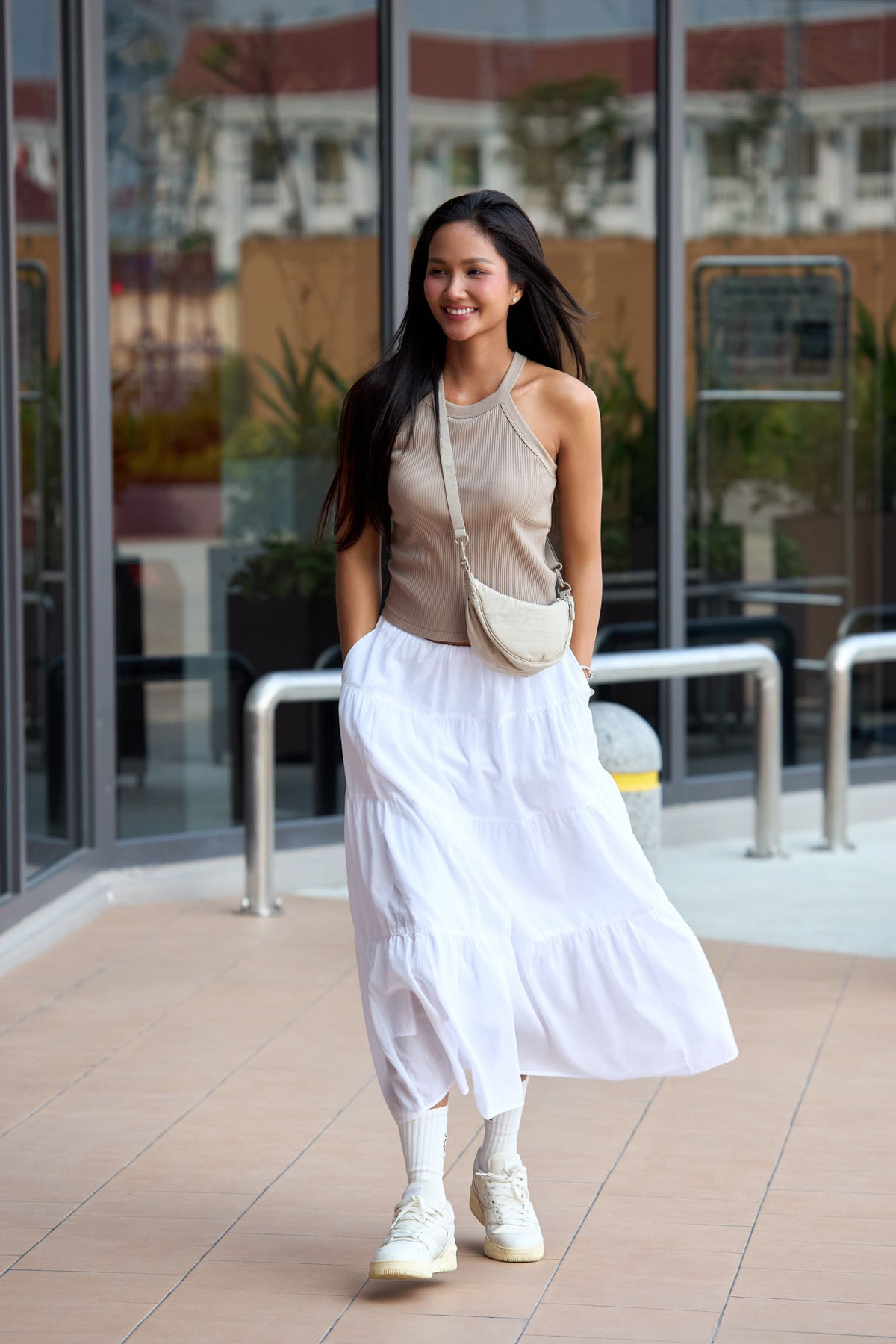 H'Hen Niê từng đảm nhận vai trò huấn luyện viên The Next Face Vietnam mùa đầu tiên, làm giám khảo Hoa hậu Hoàn vũ Việt Nam 2022.