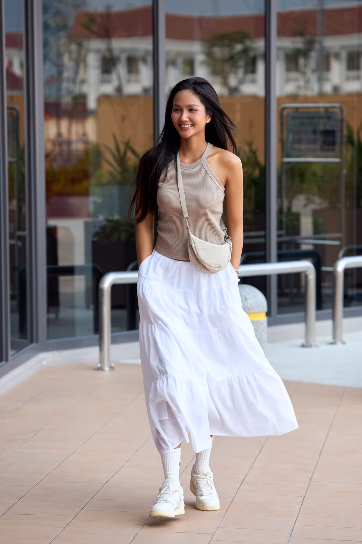 H'Hen Niê từng đảm nhận vai trò huấn luyện viên The Next Face Vietnam mùa đầu tiên, làm giám khảo Hoa hậu Hoàn vũ Việt Nam 2022.