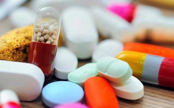 Vi sao Duoc pham Trung uong Codupha, Eloge France Viet Nam bi xu phat?