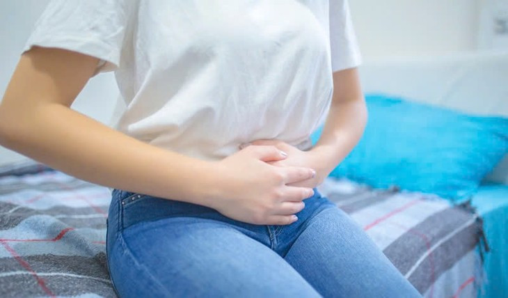 Bi viem bang quang co nen quan he tinh duc?