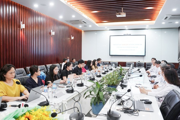 Thiet lap ECMO cuu song NSND Thanh Tuan bi nhoi mau co tim cap